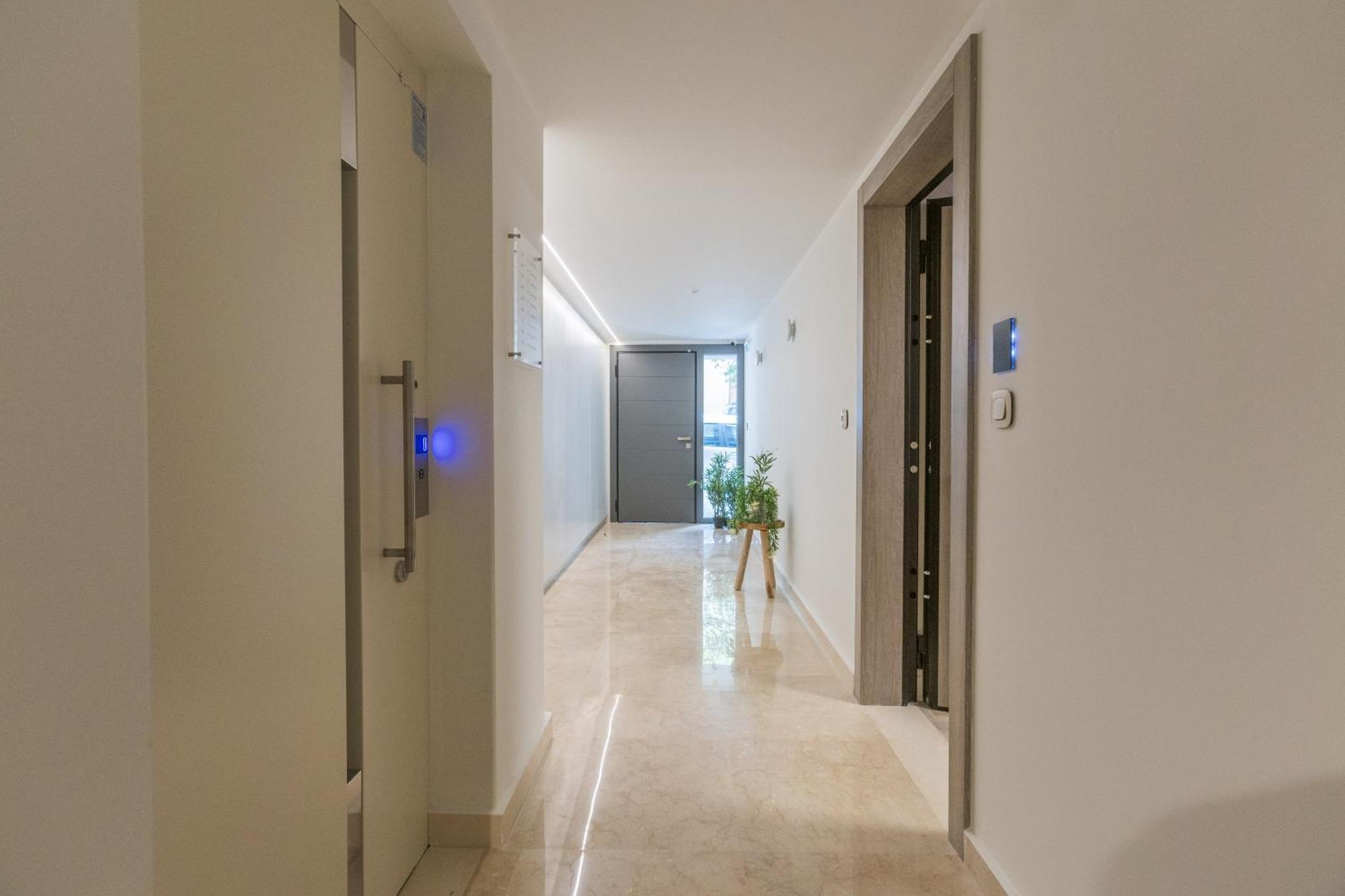 The Mediterranean Suites Piraeus Buitenkant foto