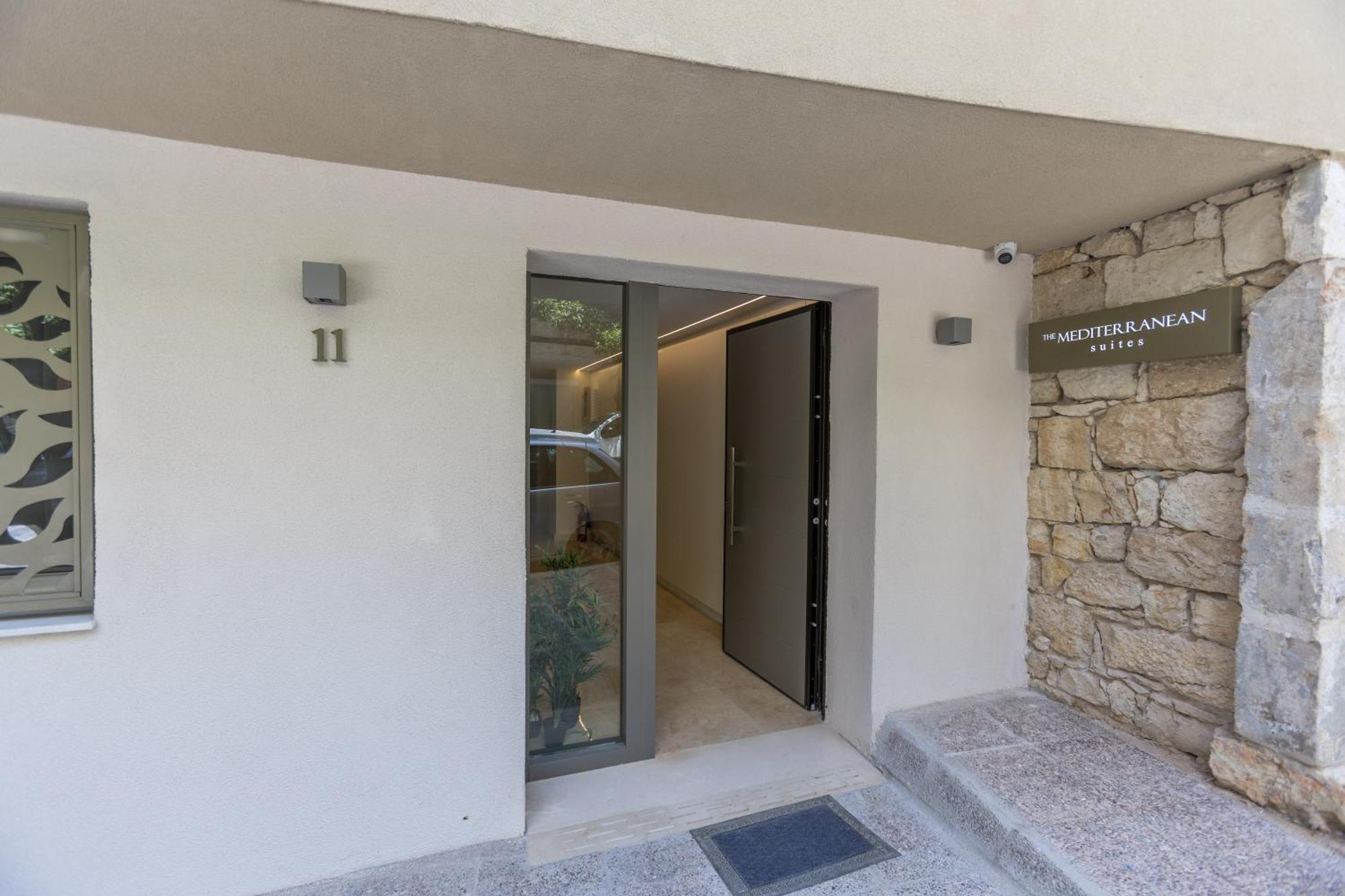 The Mediterranean Suites Piraeus Buitenkant foto