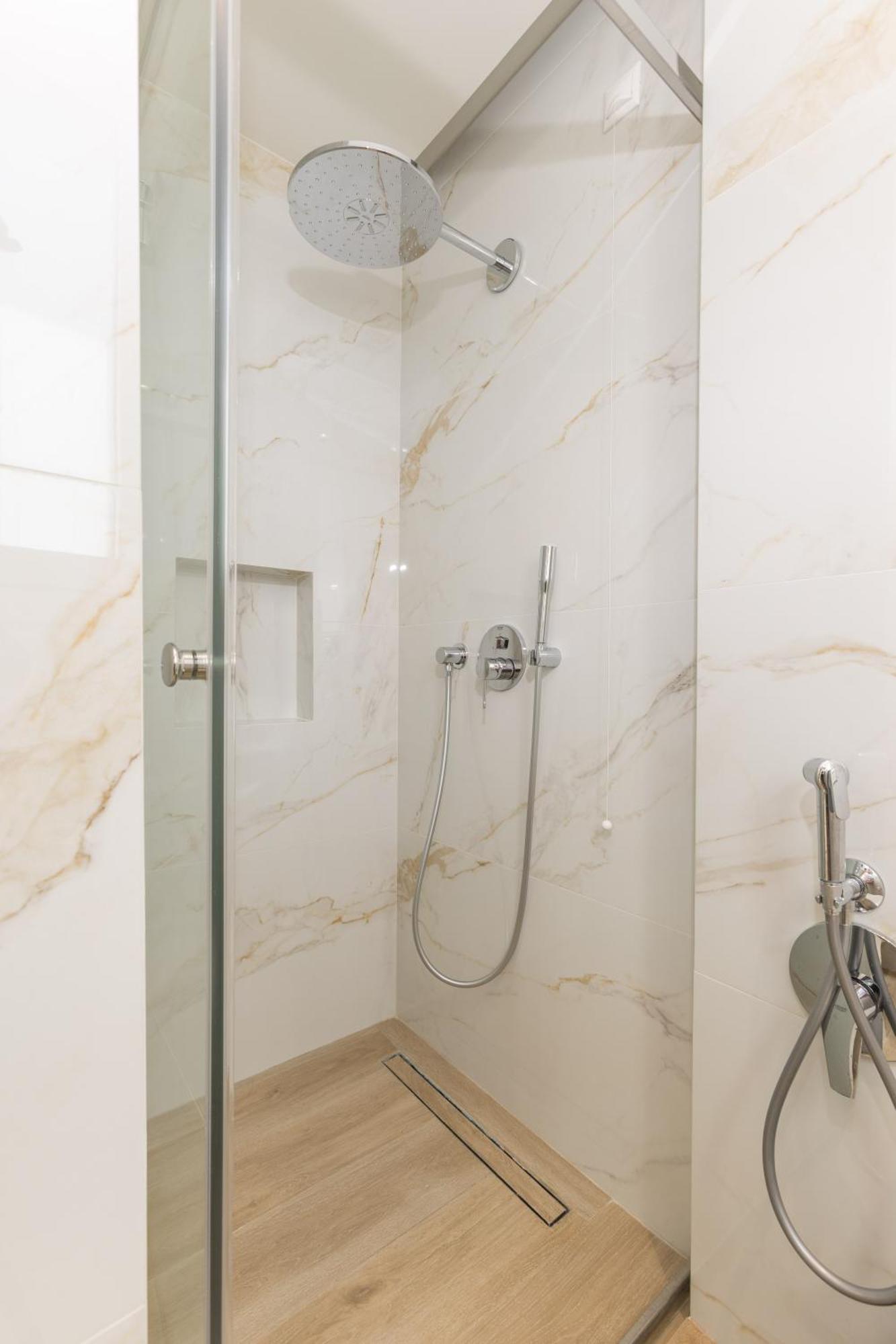 The Mediterranean Suites Piraeus Buitenkant foto