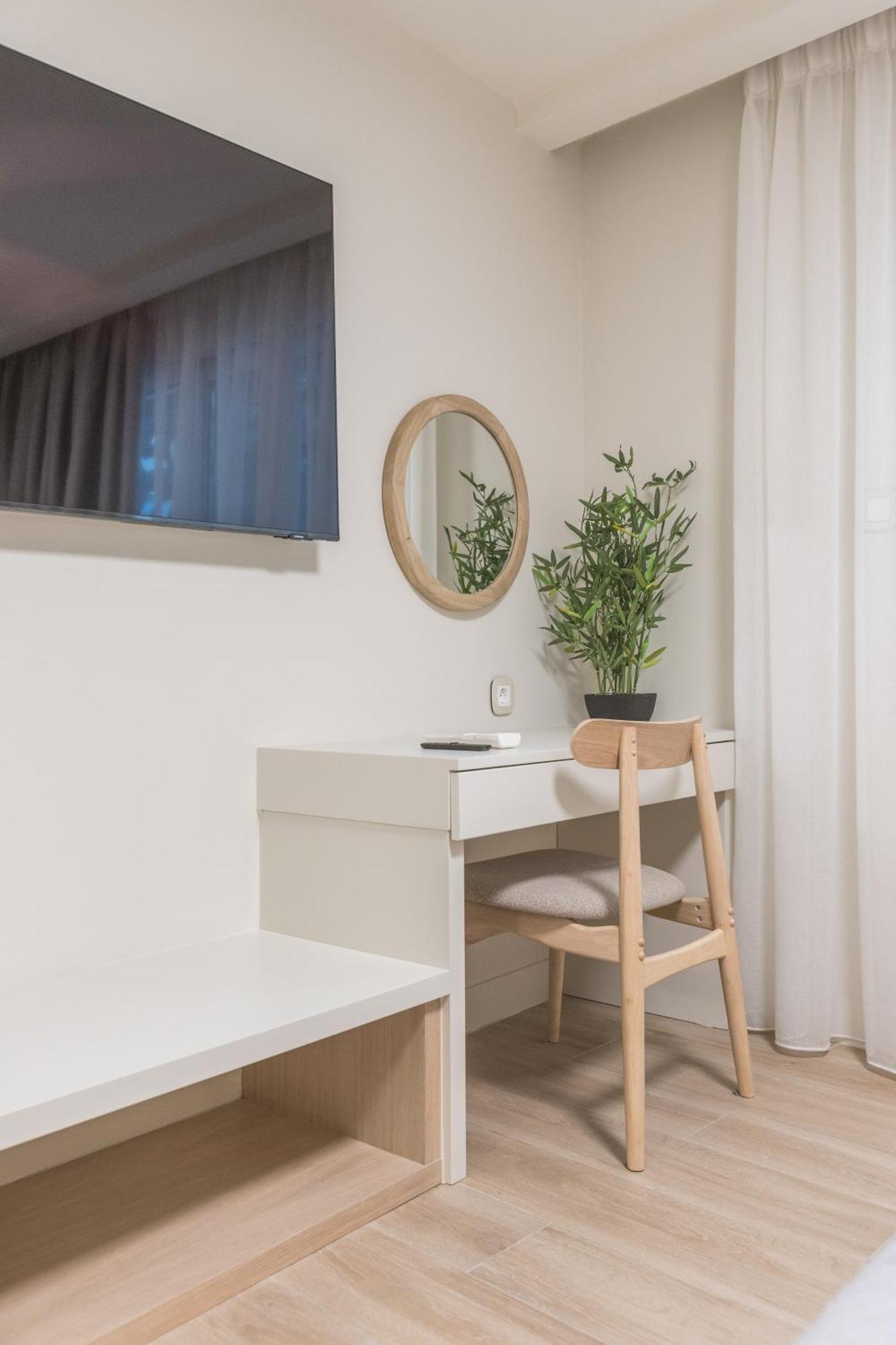 The Mediterranean Suites Piraeus Buitenkant foto