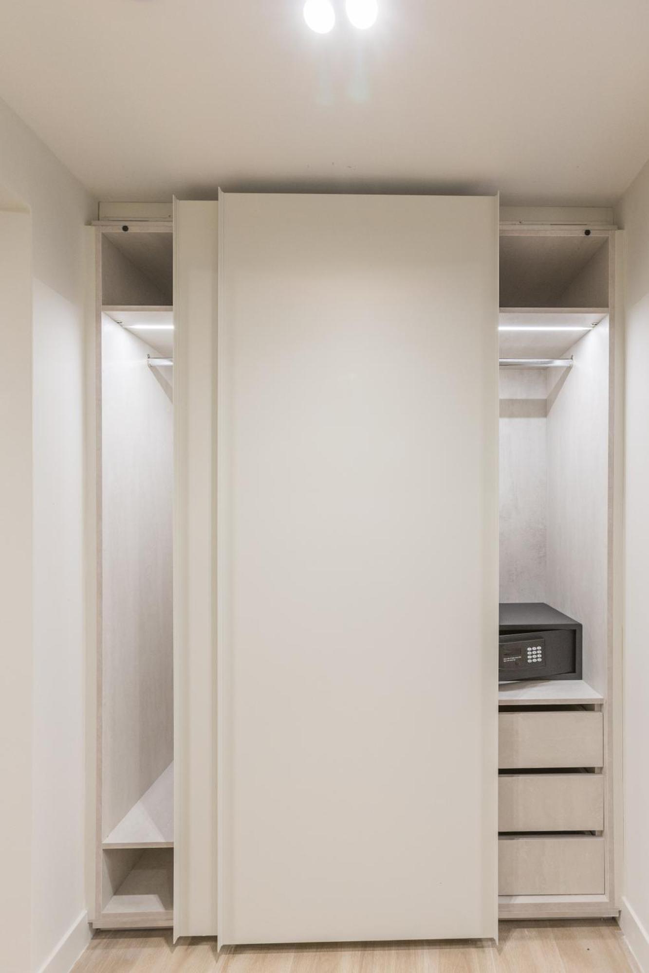 The Mediterranean Suites Piraeus Buitenkant foto