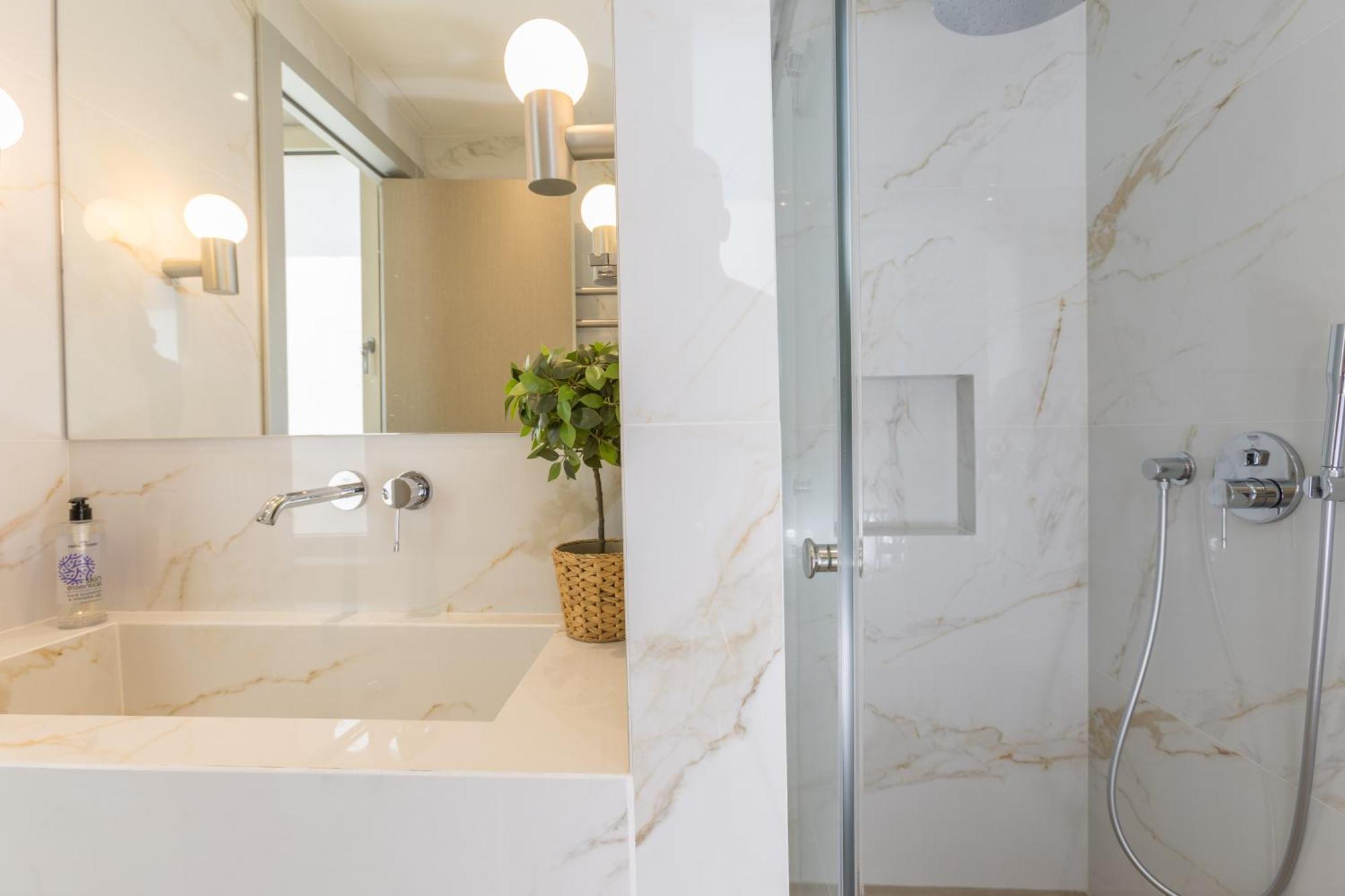 The Mediterranean Suites Piraeus Buitenkant foto
