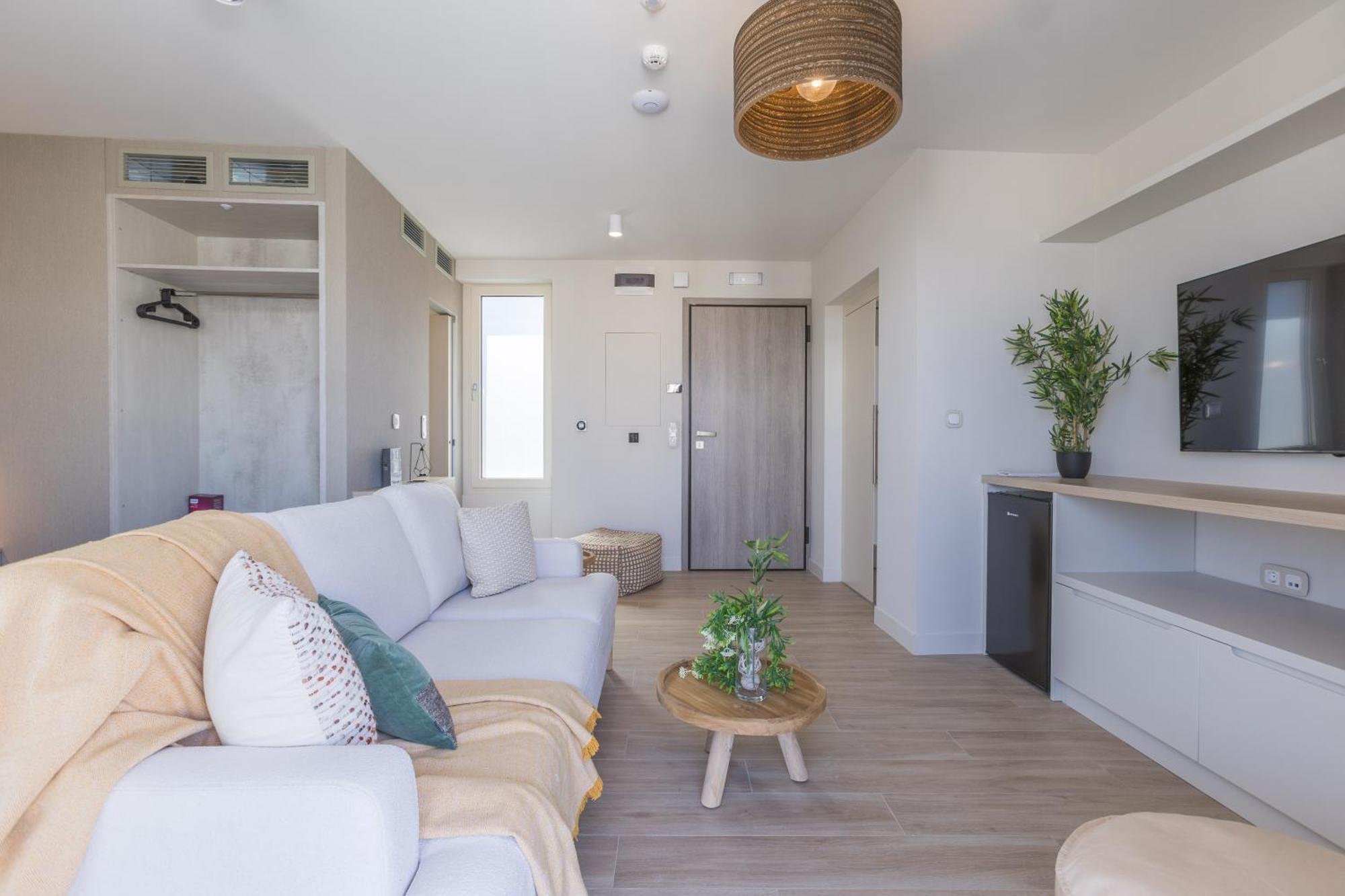 The Mediterranean Suites Piraeus Buitenkant foto