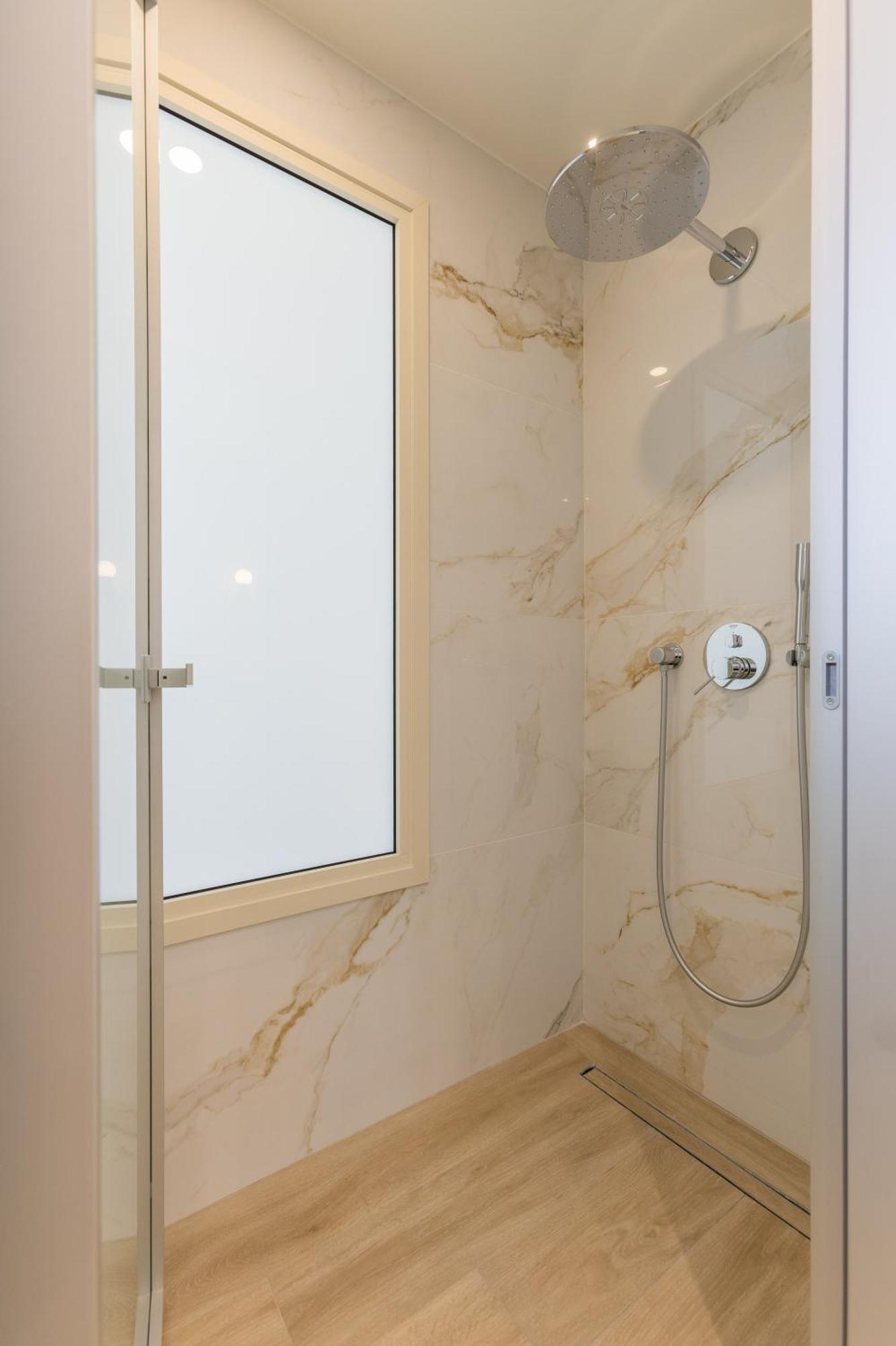 The Mediterranean Suites Piraeus Buitenkant foto