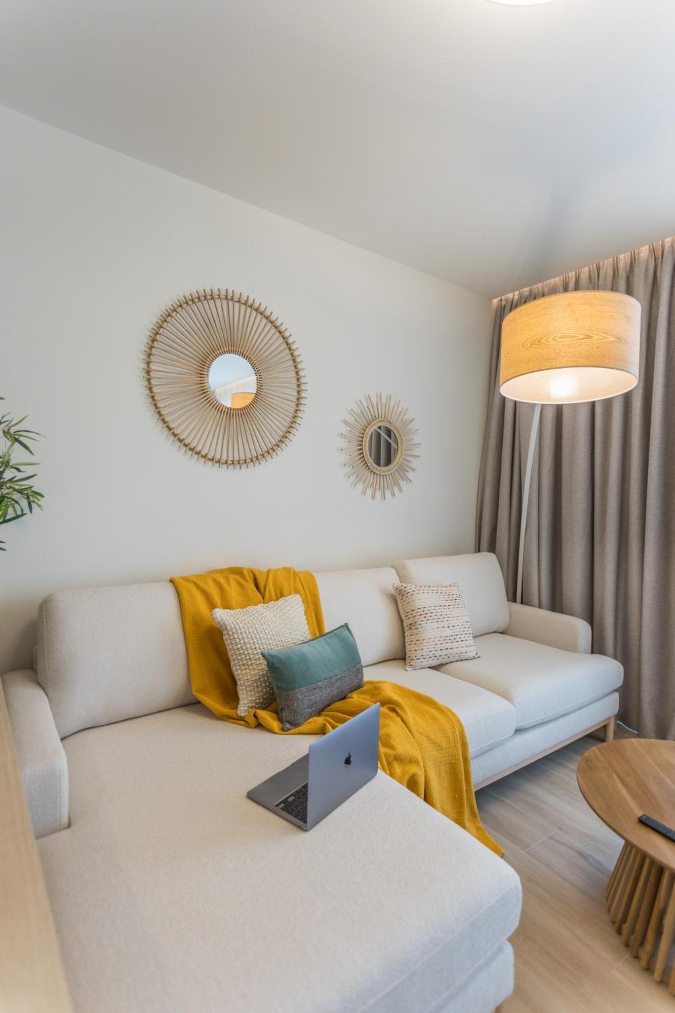 The Mediterranean Suites Piraeus Buitenkant foto